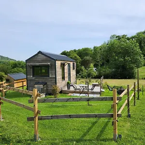  Hébergement de vacances Cab'ânes Du Pibeste